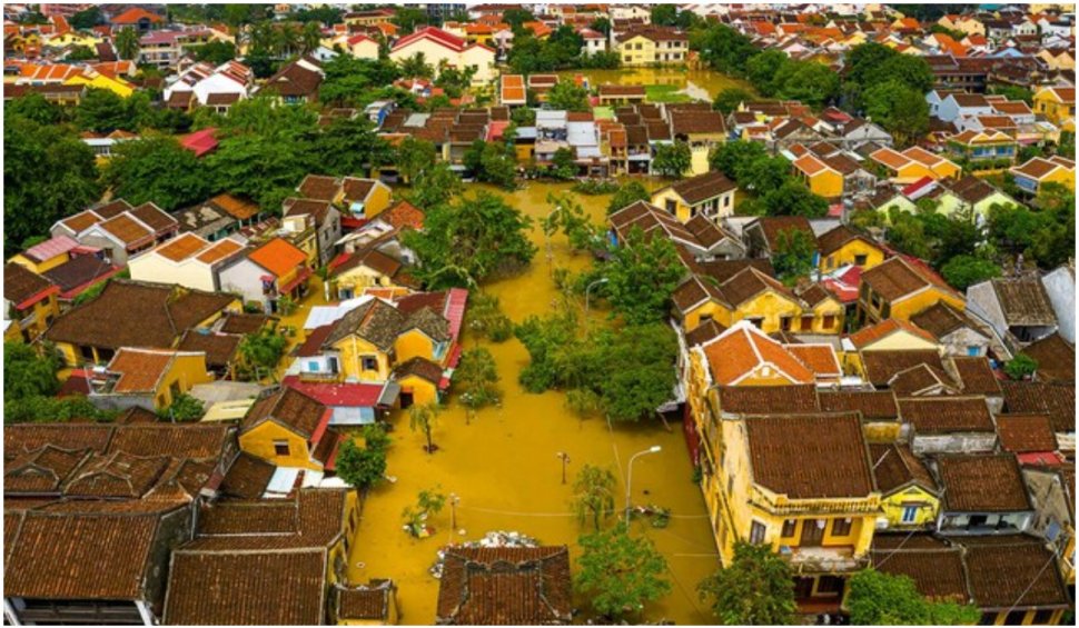 Inundații puternice în Vietnam. Mii de oameni au fost evacuați