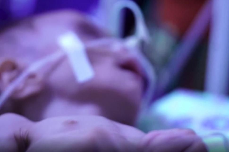 Viața sub talibani. Afganii își vând copiii pentru a mai trăi câteva luni. Echipa BBC, "ofertată" să cumpere un copil 733110