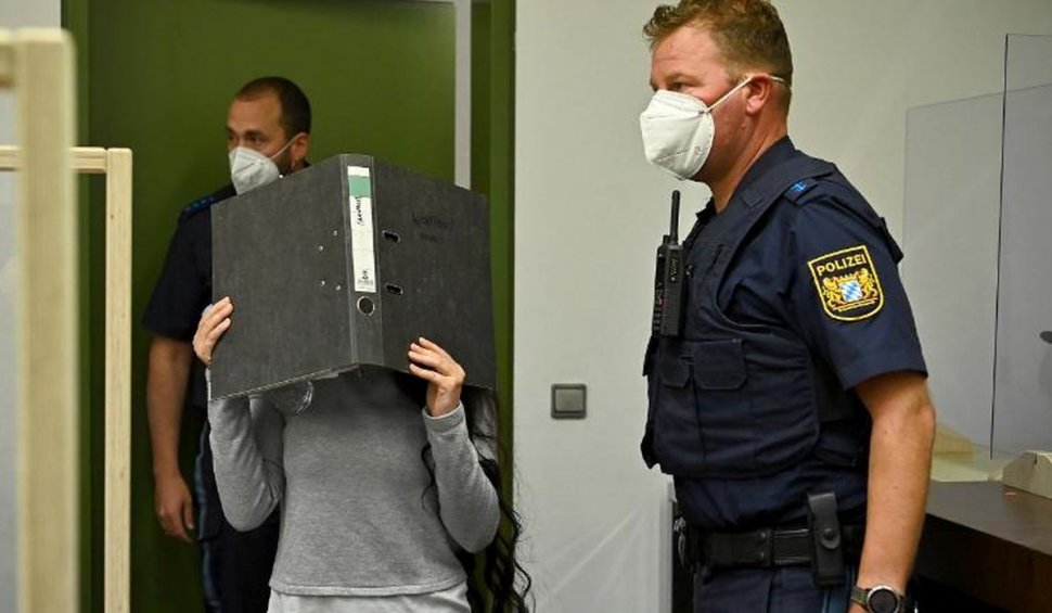 Mireasa ISIS din Germania și-a primit pedeapsa după moartea unei fetițe de cinci ani, legată și lăsată să moară în soare