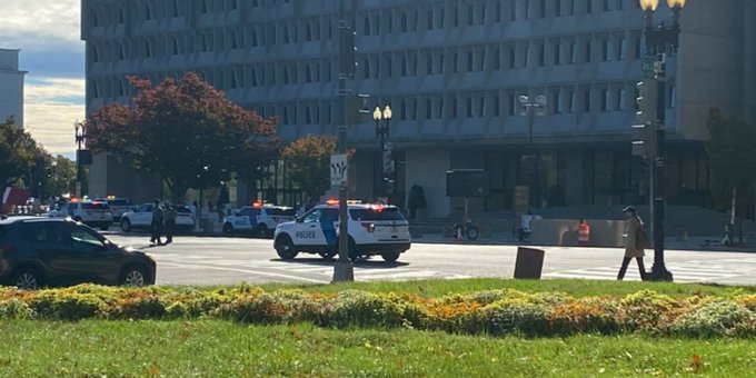 Amenințare cu bombă la Departamentul Sănătății din SUA. Întreaga clădire a fost evacuată