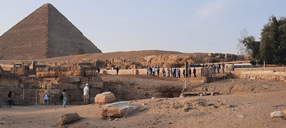 Imagini inedite cu Klaus și Carmen Iohannis în Egipt. Președintele, însoțit de o coloană faraonică 733296