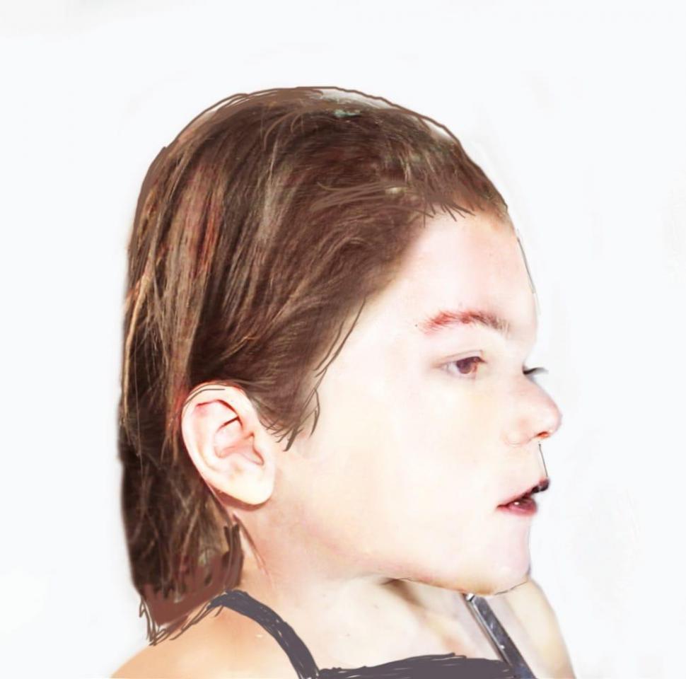 Ea este fetiţa omorâtă şi incendiată lângă un cimitir din Arad. Dacă o recunoaşteţi, sunaţi la 112 733812