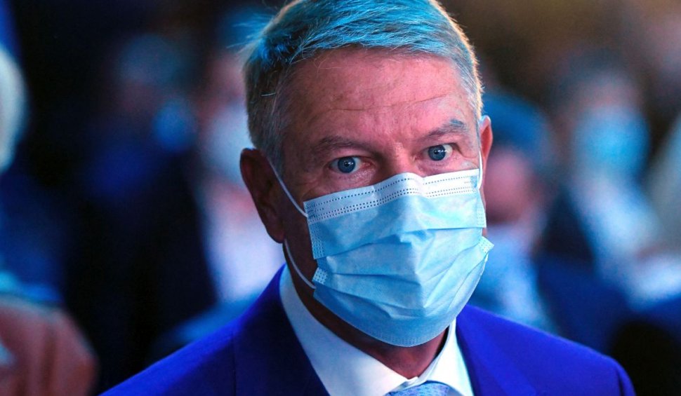 Semnături pentru suspendarea lui Klaus Iohannis. Cioloș: "România nu are nevoie acum de o altă criză"