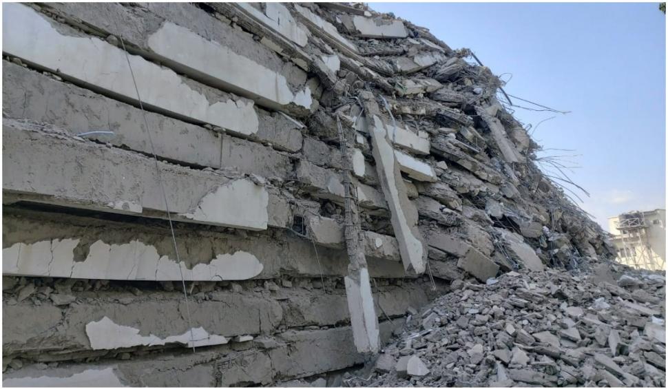 O clădire cu 22 de etaje s-a prăbușit în Nigeria peste 100 de muncitori: „Am crezut că este cutremur” 733978