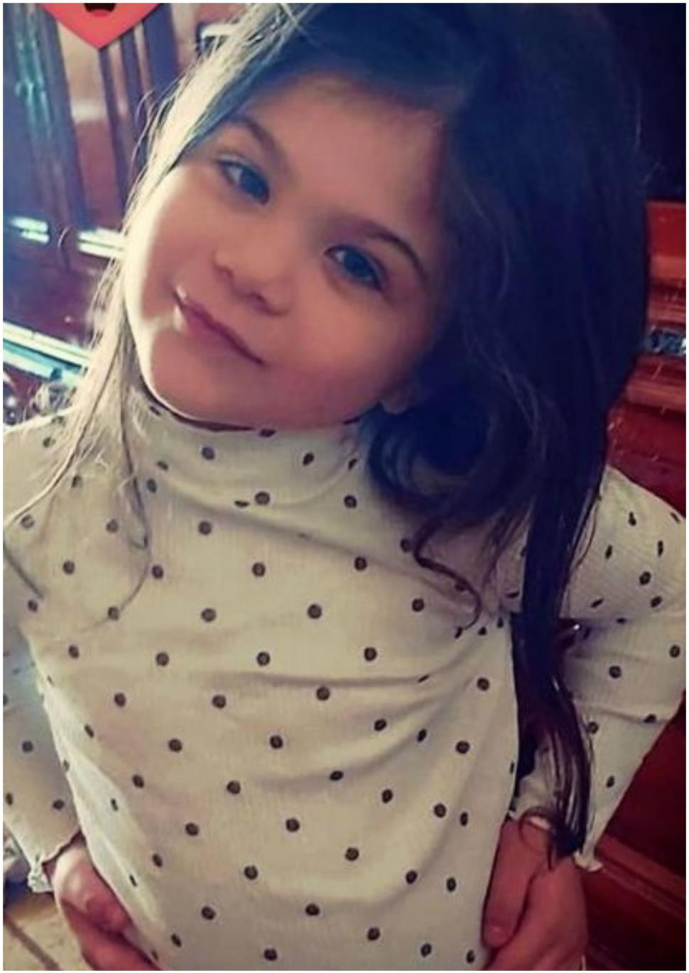 Lacrimi şi lumânări pentru Antonia, fetiţa ucisă de iubitul mamei, în Arad: "Odihnă veşnică, suflet drag" 734147