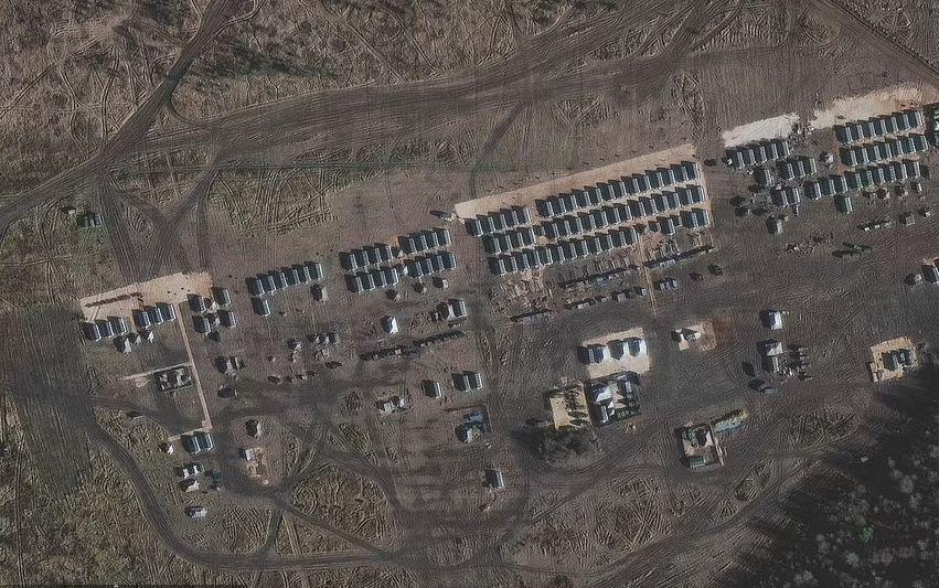 Rusia a masat tancuri și trupe la granița cu Ucraina. Pentagonul confirmă "o activitate neobișnuită" a armatei ruse 734058