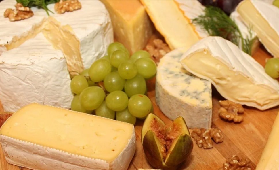 În 2021, cea mai bună brânză din lume provine de la capră. De ce are o dungă neagră în mijloc