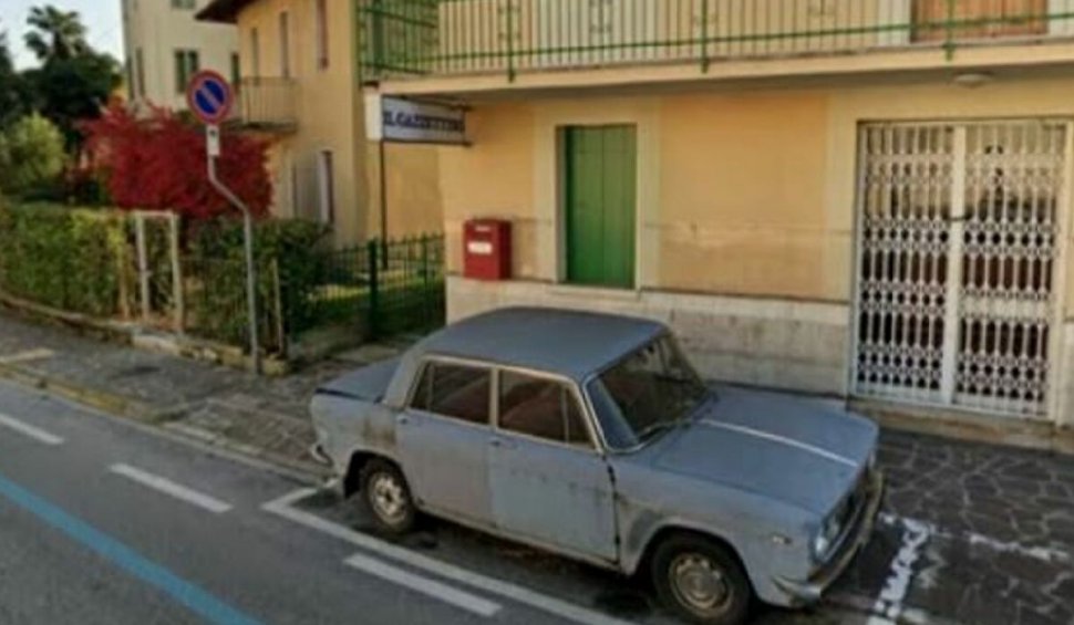 O mașină parcată pe același loc de 57 de ani, atracție turistică în Italia