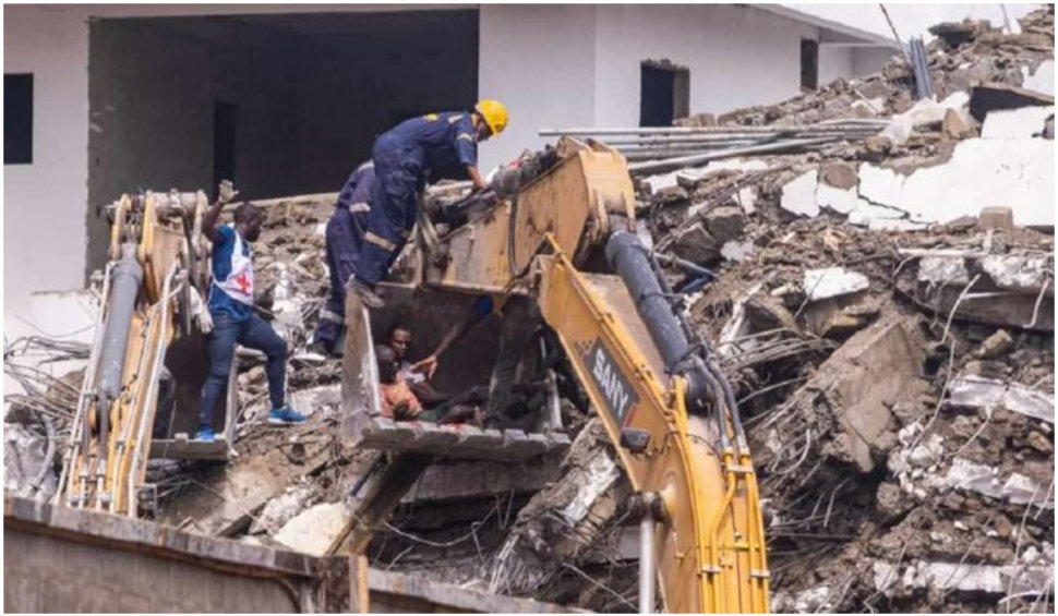 Nigeria caută supraviețuitori în ruinele clădirii prăbușite. Până acum, bilanțul morților a ajuns la 22