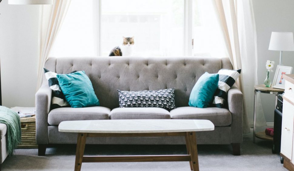 3 idei de decor pentru canapeaua ta veche