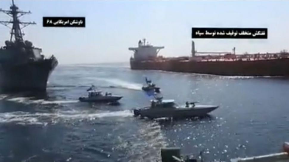Incident grav în Golful Oman: Iranul a difuzat imagini cu nave de război americane și pretinde că a împiedicat capturarea unui petrolier 734455