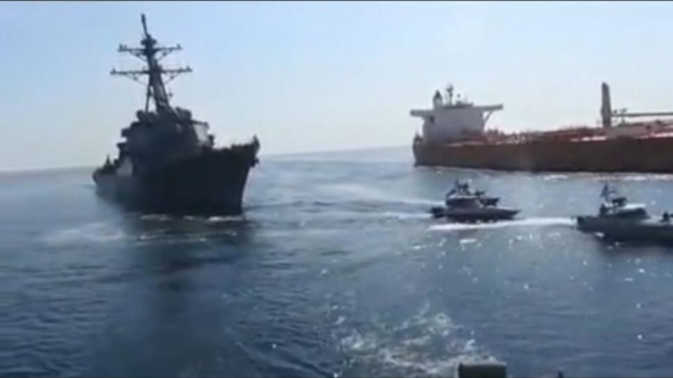 Incident grav în Golful Oman: Iranul a difuzat imagini cu nave de război americane și pretinde că a împiedicat capturarea unui petrolier 734456