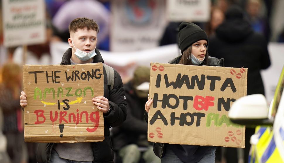 COP26. Greta Thunberg: "Summit-ul climatic, un eșec". Donald Trump, Xi Jinping, Vladimir Putin și Jair Bolsonaro, plimbați în cătușe la protest 734715