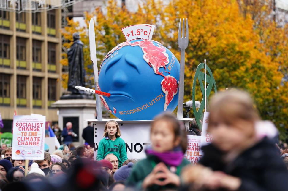 COP26. Greta Thunberg: "Summit-ul climatic, un eșec". Donald Trump, Xi Jinping, Vladimir Putin și Jair Bolsonaro, plimbați în cătușe la protest 734719