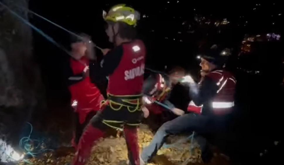 Bărbat beat care s-a rostogolit 100 de metri, pe un traseu din Brașov, recuperat de salvamontişti 734926