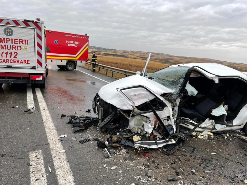 Accident cu patru victime în Suceava: Două mașini s-au ciocnit frontal  735024