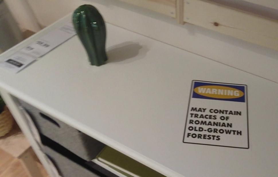 Românii, indignați de mesajul etichetelor de pe produsele Ikea din Viena: "ATENȚIE: poate conține urme de păduri seculare din România" 735273