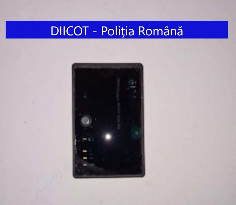 O grupare de contrabandişti din Neamţ schimba plăcuţe de înmatriculare în mers, pentru a-i deruta pe poliţişti 735181