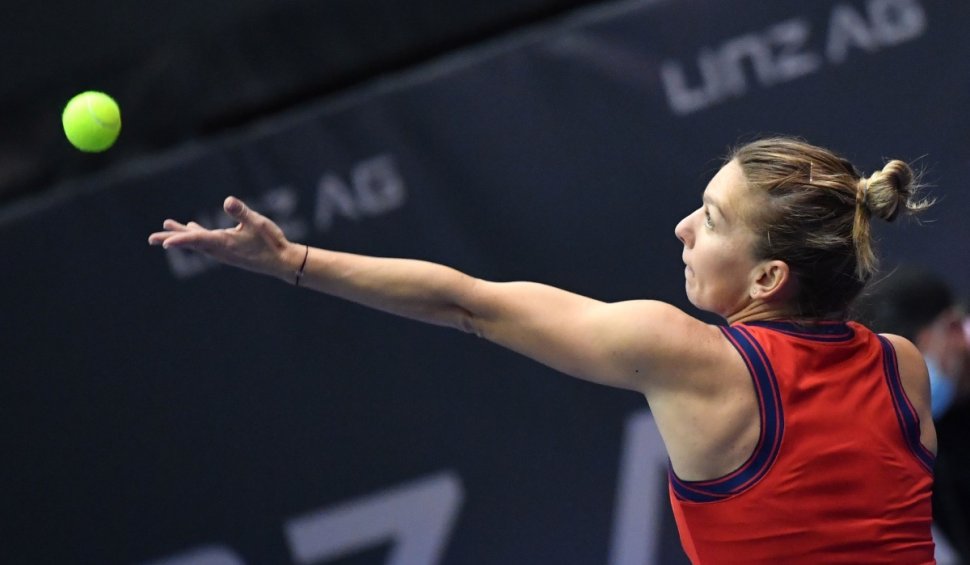 Simona Halep s-a retras din semifinalele turneului de la Linz, din cauza unei accidentări