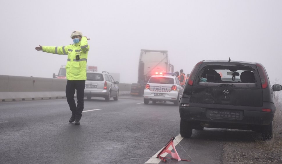 Atenţie, şoferi! Vizibilitatea este redusă pe mai multe șosele din România
