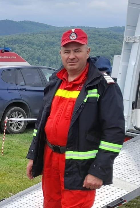 O ambulanță a luat foc în mers, în Suceava, luni dimineaţă 736149