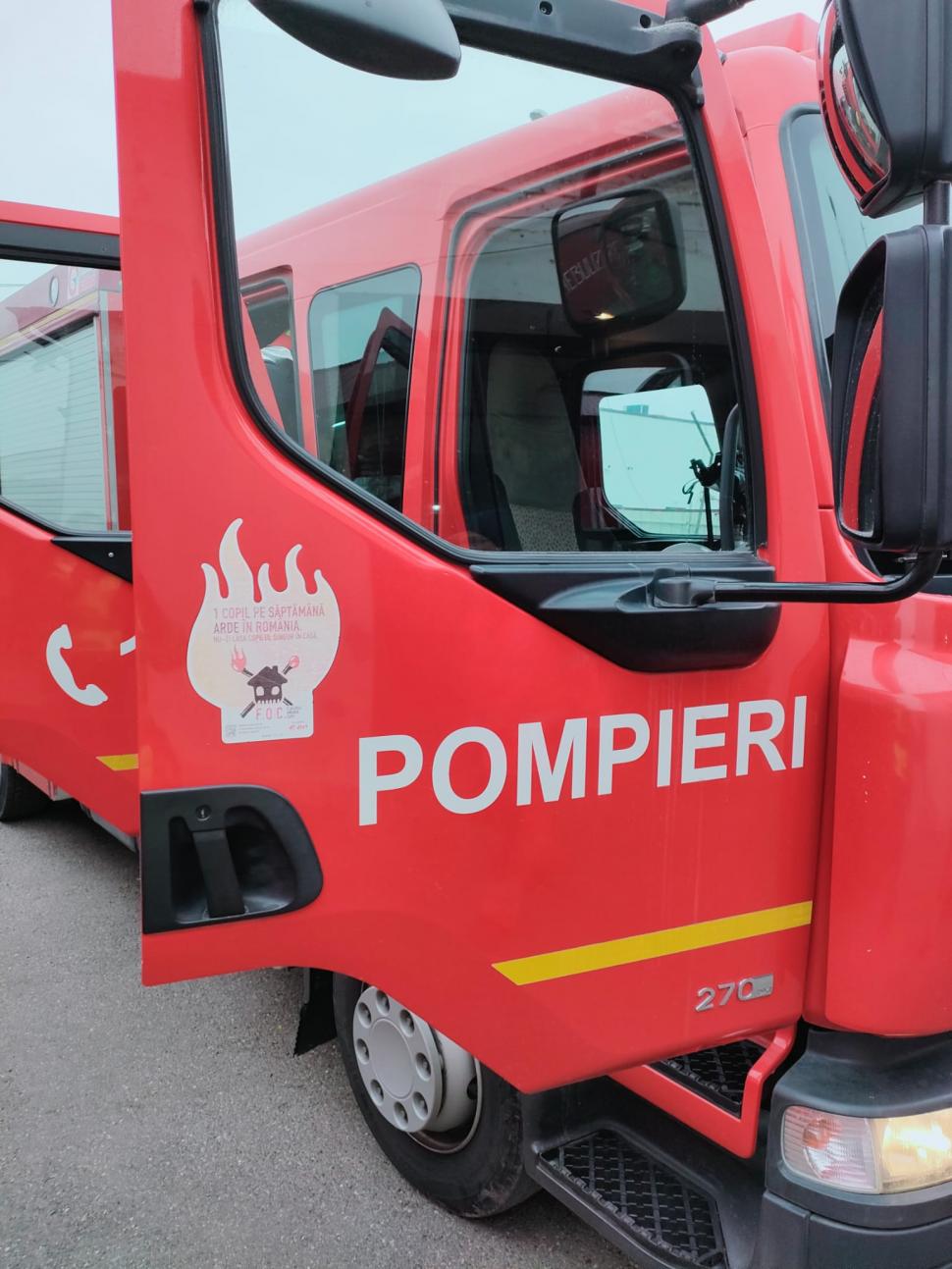 O ambulanță a luat foc în mers, în Suceava, luni dimineaţă 736150