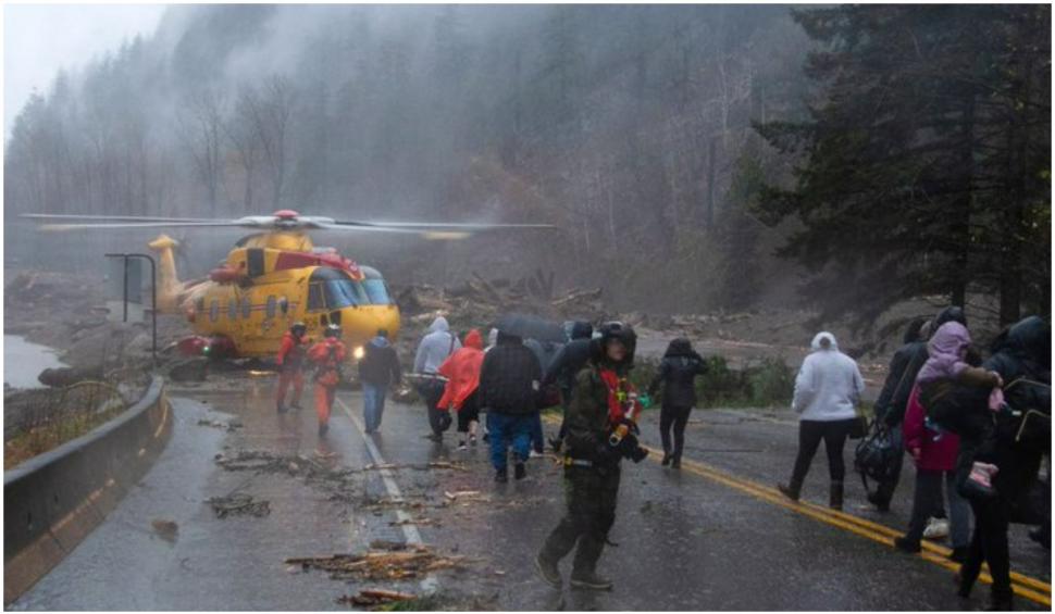 Cea mai puternică furtună dintr-un secol a lovit oraşul Vancouver 736521