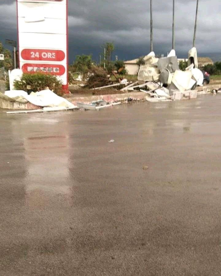 Italia, lovită de o serie de tornade ucigașe. Cel puțin un om a murit în Sicilia. Imagini impresionante cu devastările produse de furia naturii 736622
