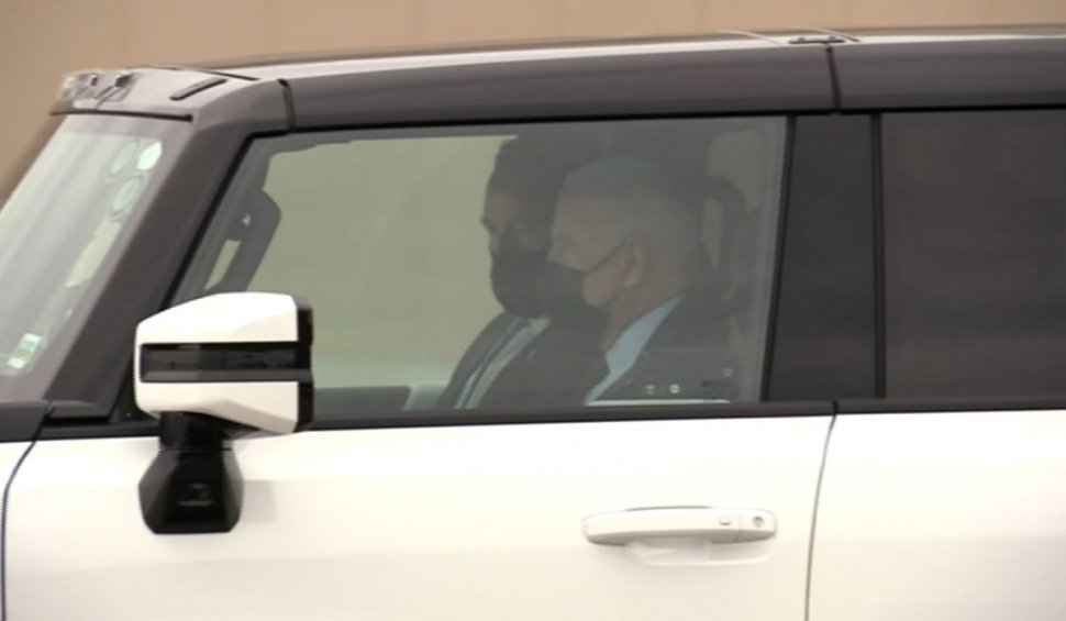 Joe Biden a ieșit la test drive cu un SUV electric, a ambalat motorul, a prins viteză și a frânat. "Ceva deosebit!"