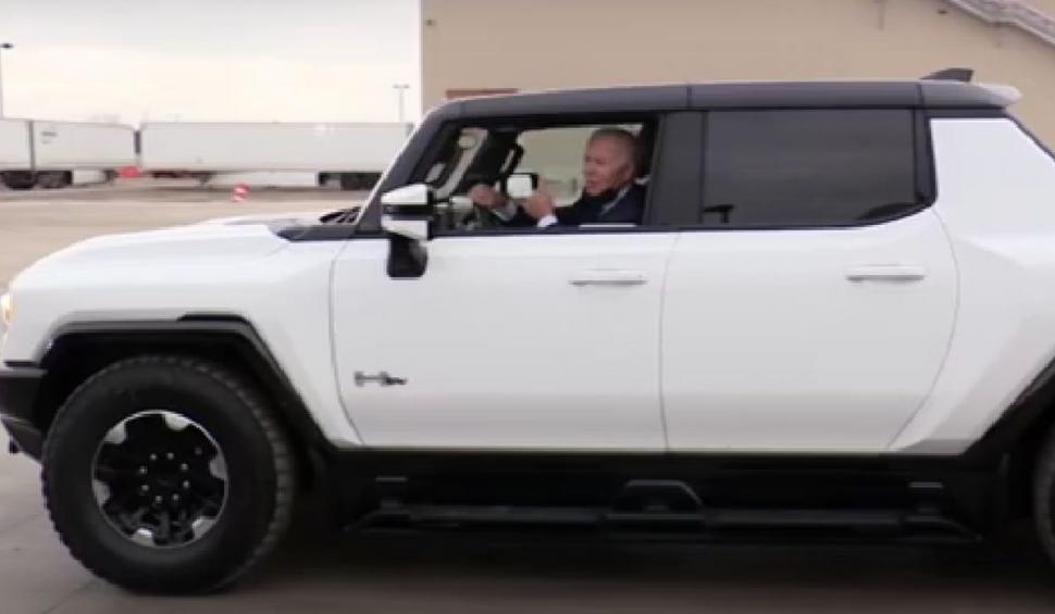 Joe Biden a ieșit la test drive cu un SUV electric, a ambalat motorul, a prins viteză și a frânat. "Ceva deosebit!" 736863