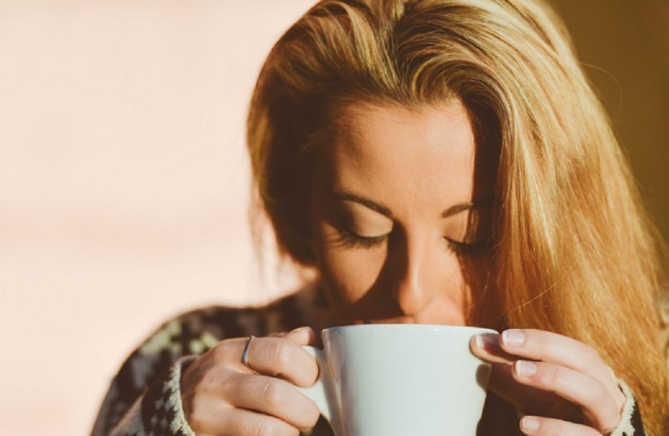 Cafeaua se bea înainte sau după micul dejun? Regula pe care puţini o ştiu