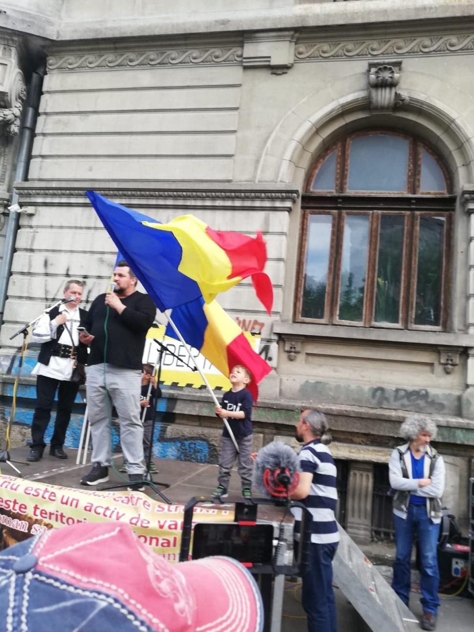 Mihai Făgădaru, unul dintre protestatarii anti COVID și susținători ai Dianei Șoșoacă, a murit de COVID 736981