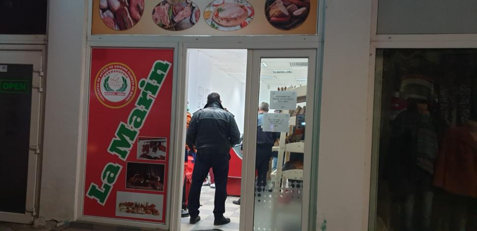 Scandal cu focuri de armă pe o stradă din Arad. Un bărbat a fost rănit 737143