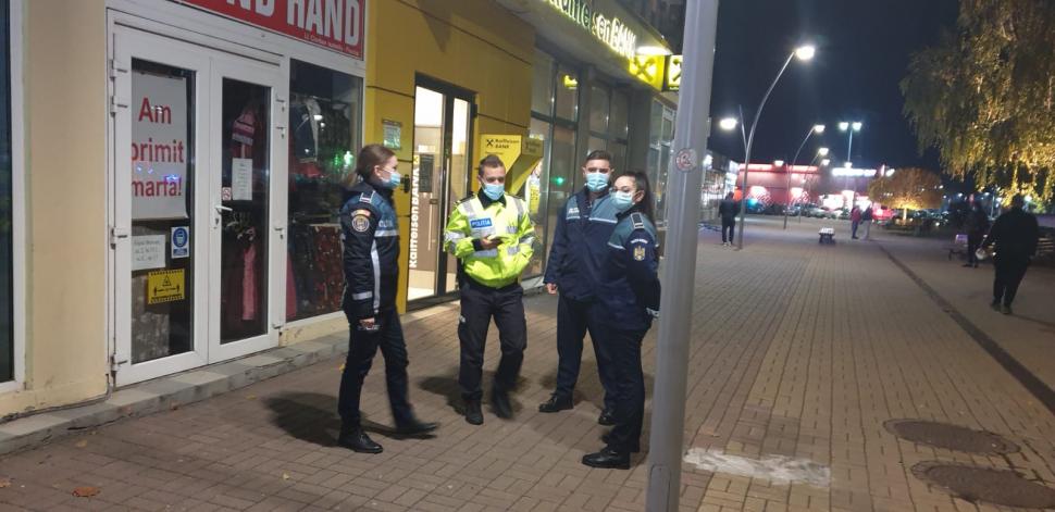 Scandal cu focuri de armă pe o stradă din Arad. Un bărbat a fost rănit 737144