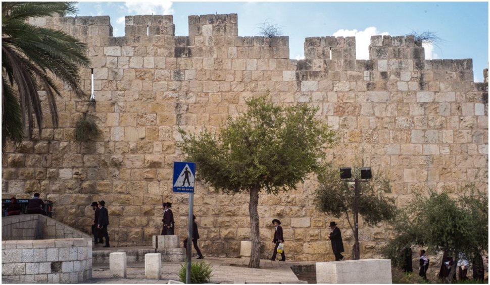 Atac armat în Ierusalim. Un om a murit și alte patru persoane au fost rănite