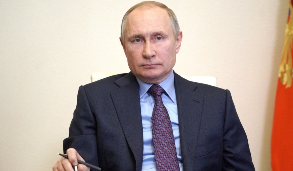 Vladimir Putin anunță că a fost "revaccinat" împotriva COVID-19 cu un nou ser