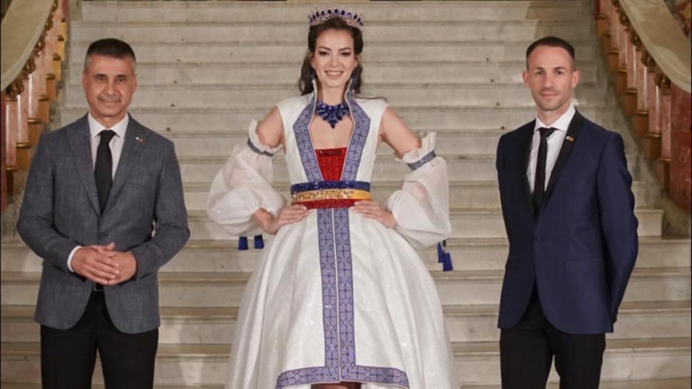 Surpriză în showbiz! Ce rochie va purta Miss Universe România la proba de costum naţional 737497