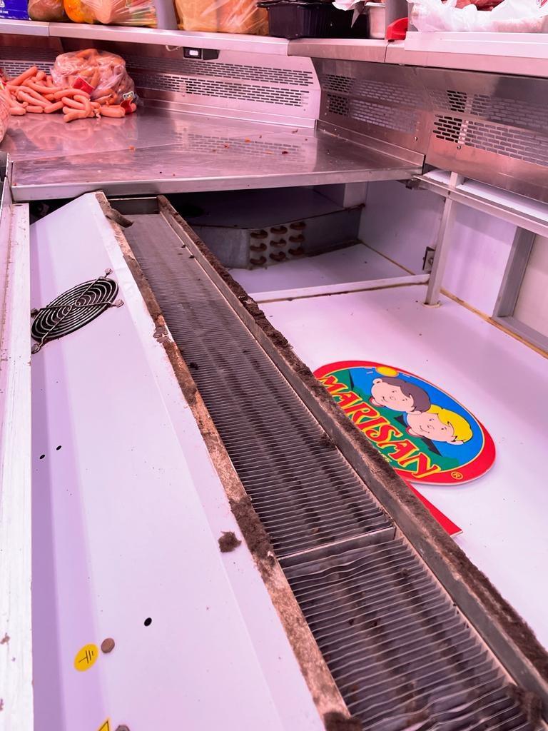 Mizerie, mucegai și gândaci în mai multe piețe din București. Amenzi de peste 135.000 de lei, un magazin și o piață închise de ANPC 737480