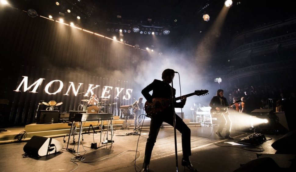 Arctic Monkeys cântă în România, pe scena festivalului Summer Well