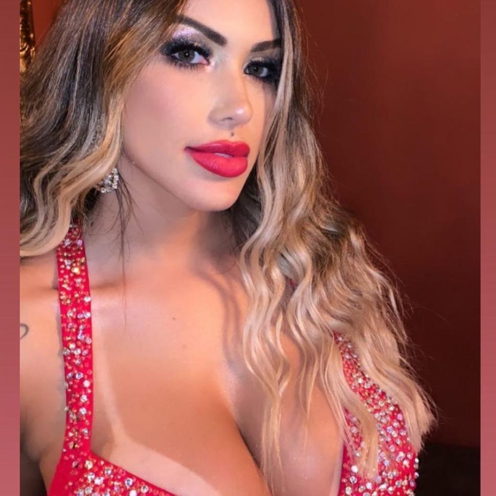 Tânăra care s-a căsătorit cu ea însăşi a divorţat după 90 de zile, după ce a cunoscut pe "cineva special" 737739