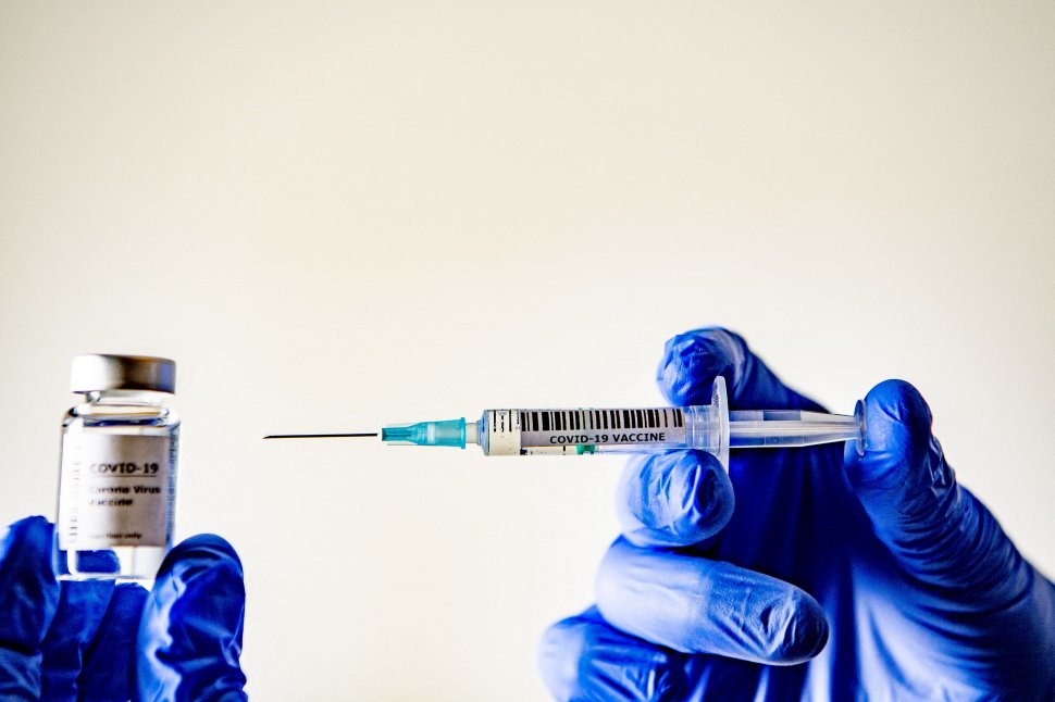 Vaccinul Pfizer nu oferă imunitate de lungă durată, indiferent de categoria de vârstă - Studiu