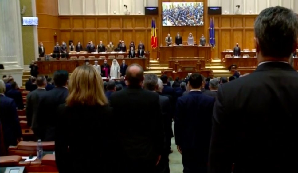 Iohannis și Cîțu, singurii absenți de la ședința solemnă de 1 Decembrie din Parlament