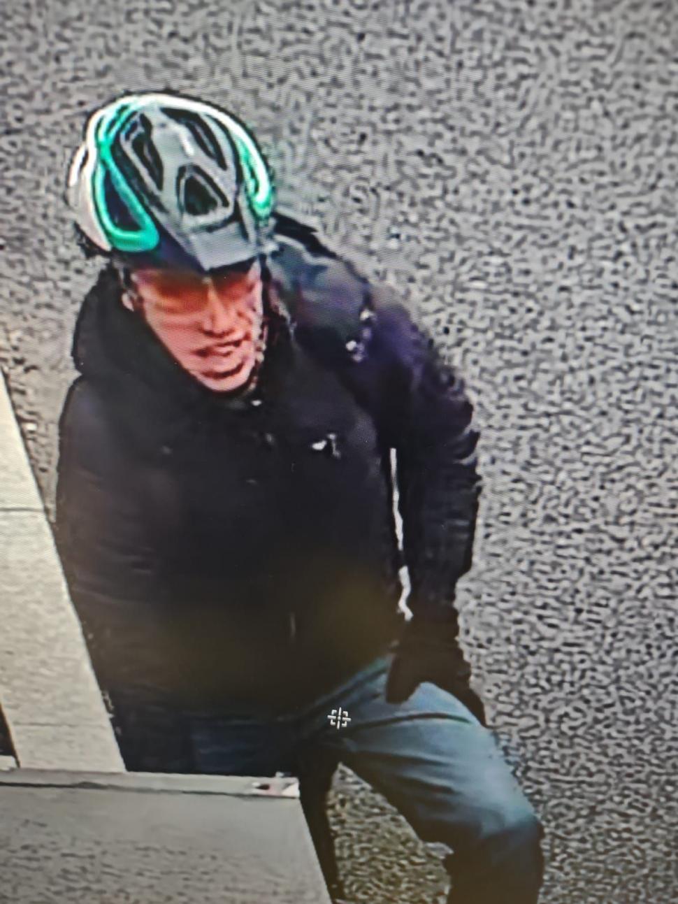 Profesor universitar din Cluj, ucis pe trotuar de o maşină care a încercat să evite un biciclist 737823