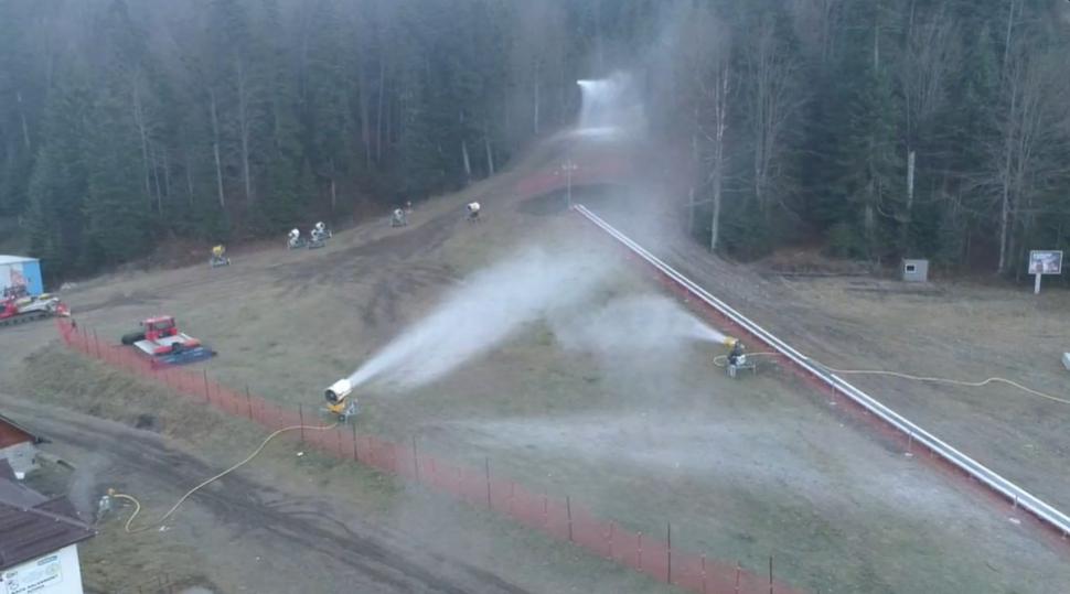 Vești bune pentru iubitorii de ski. Pârtia Sorica din Azuga își va deschide porțile în curând 737773