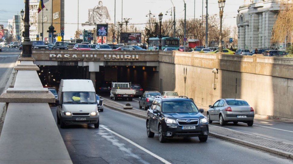 Pericol de prăbușire în Pasajul Unirii din București. Traficul rutier a fost restricționat