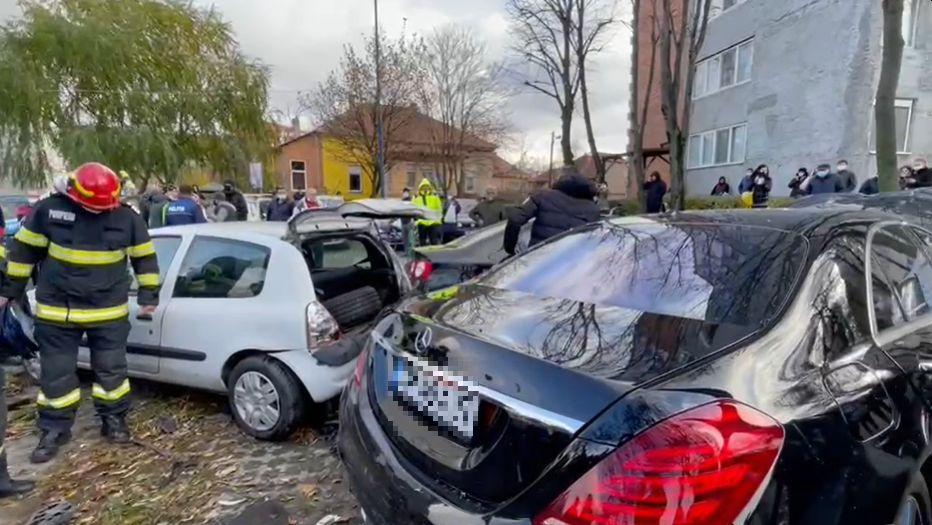 Două persoane, spulberate pe trecerea de pietoni de un cunoscut om de afaceri din Timișoara. Acesta ar fi avut peste 200 km/h 738676