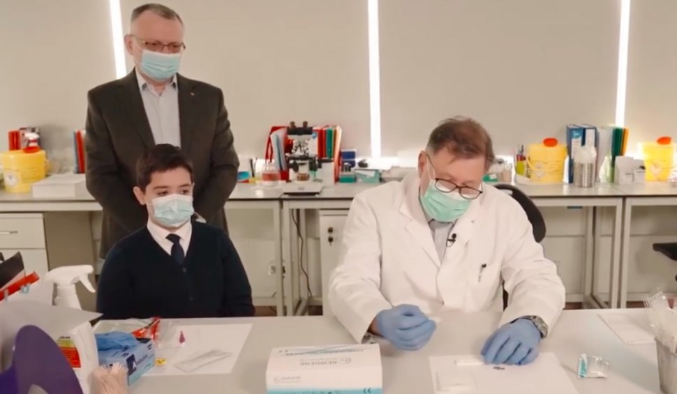 Cîmpeanu și Rafila au lansat tutoriale video despre utilizarea testelor antigen pe bază de salivă, pentru profesori și părinți