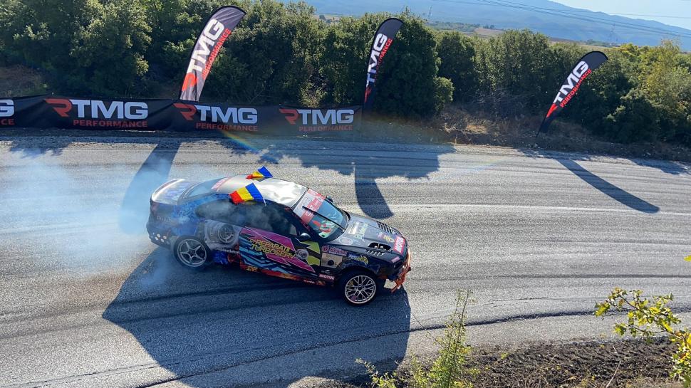 Alice Ene în Ţara Drifturilor. La 14 ani este cel mai tânăr pilot femeie ajunsă campioana Europei   738974