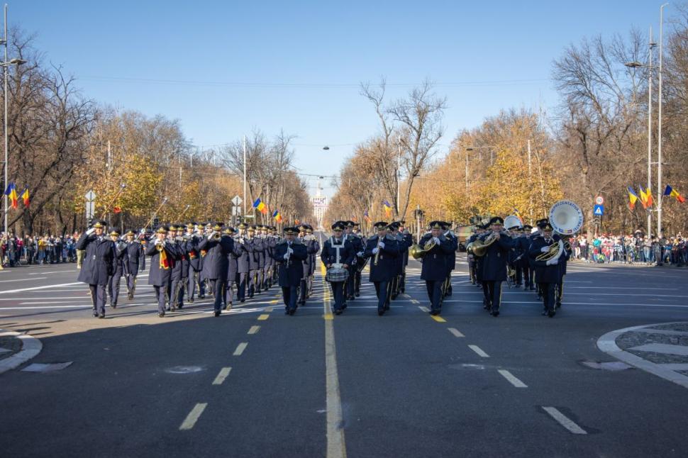 Reportaj cu militarii de la Brigada 30 Gardă "Mihai Viteazul", un adevărat simbol al defilării de 1 Decembrie 738899