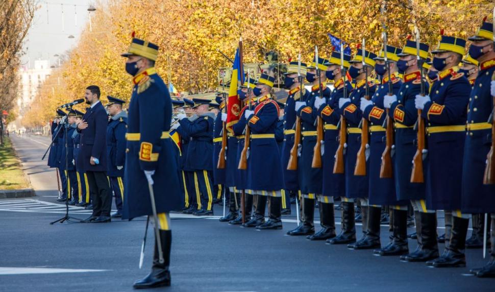 Reportaj cu militarii de la Brigada 30 Gardă "Mihai Viteazul", un adevărat simbol al defilării de 1 Decembrie 738904